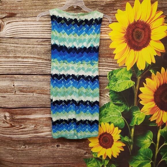 Donna Morgan multicolored Midi Dress scoop neck,  Size  :8 Sleeveless Preowned - Picture 2 of 7